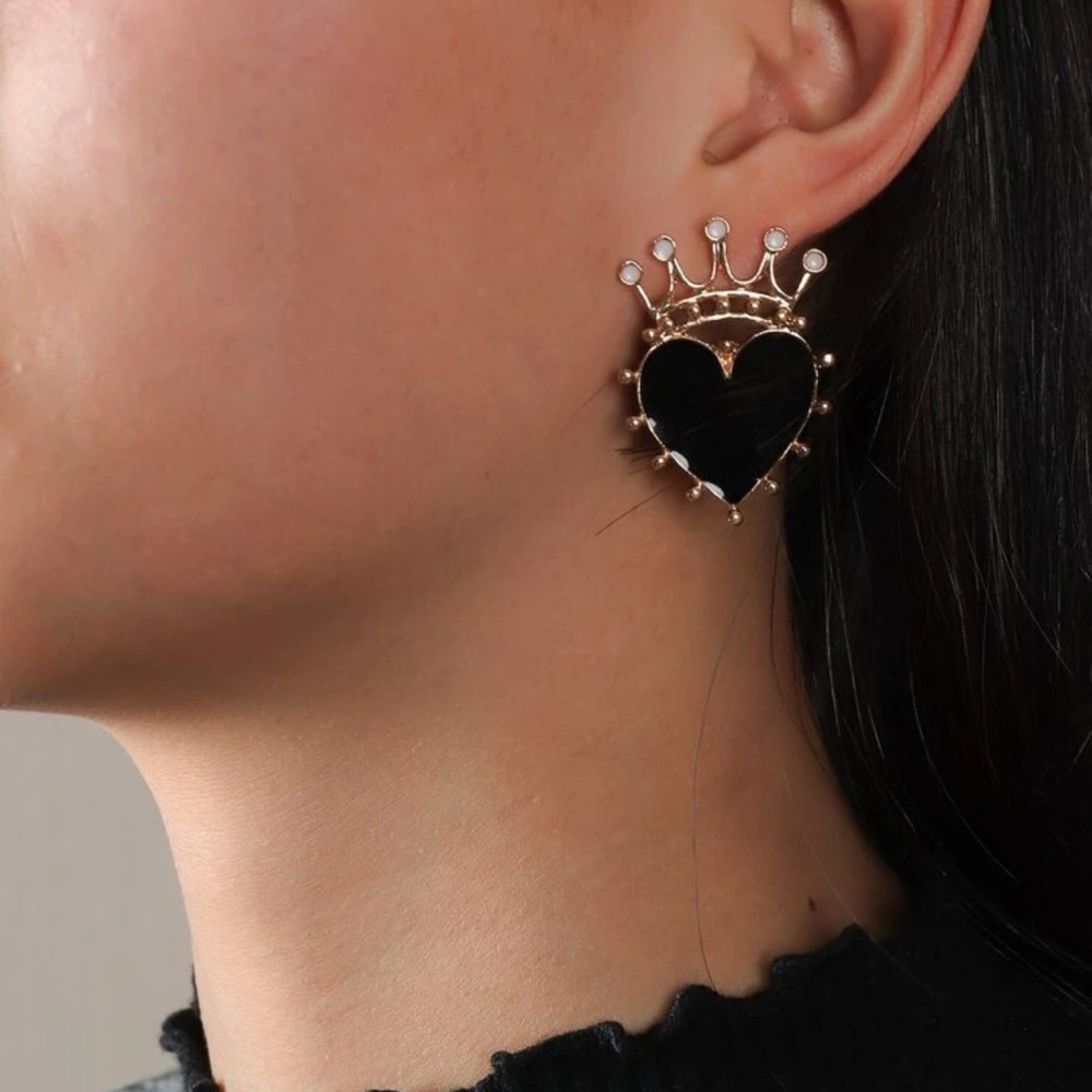Black Heart Crown Stud Earrings